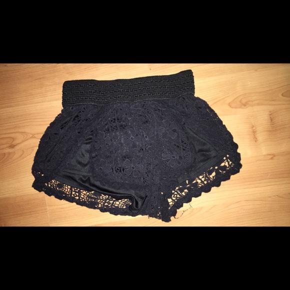 Lace shorts - Picture 1 of 2